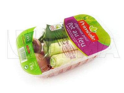Empacado de surtido de verduras en charola termosellada