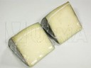 Empacado de cuñas de queso en flow pack